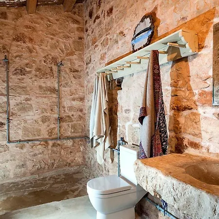 Villa Fortugno Sleeps 7 Pool Wifi