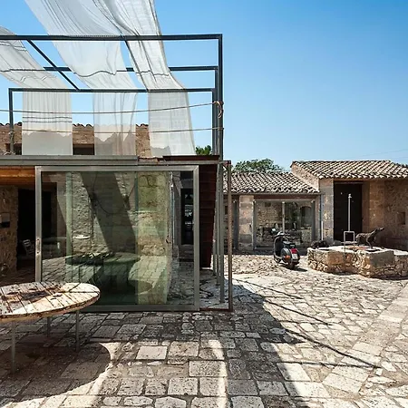 Villa Fortugno Sleeps 7 Pool Wifi *