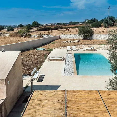 Villa Fortugno Sleeps 7 Pool Wifi *