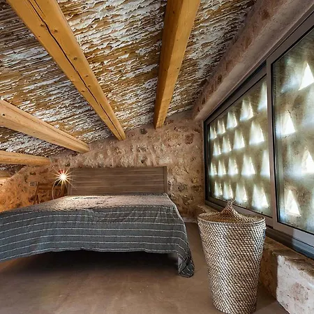 Villa Fortugno Sleeps 7 Pool Wifi