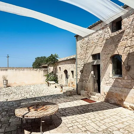 Fortugno Sleeps 7 Pool Wifi
